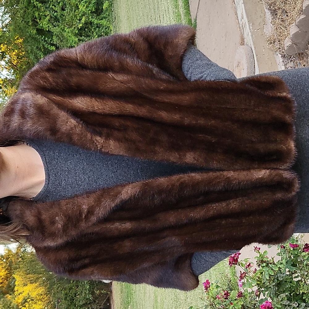 Beautiful Brown Ranch Mink Cape / Stole with Pockets!